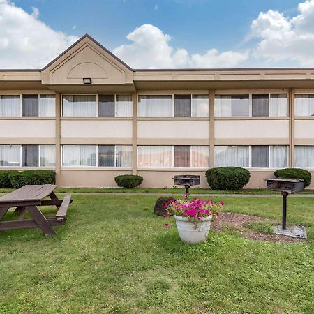 Quality Inn & Suites Vestal Binghamton Near University Exterior foto