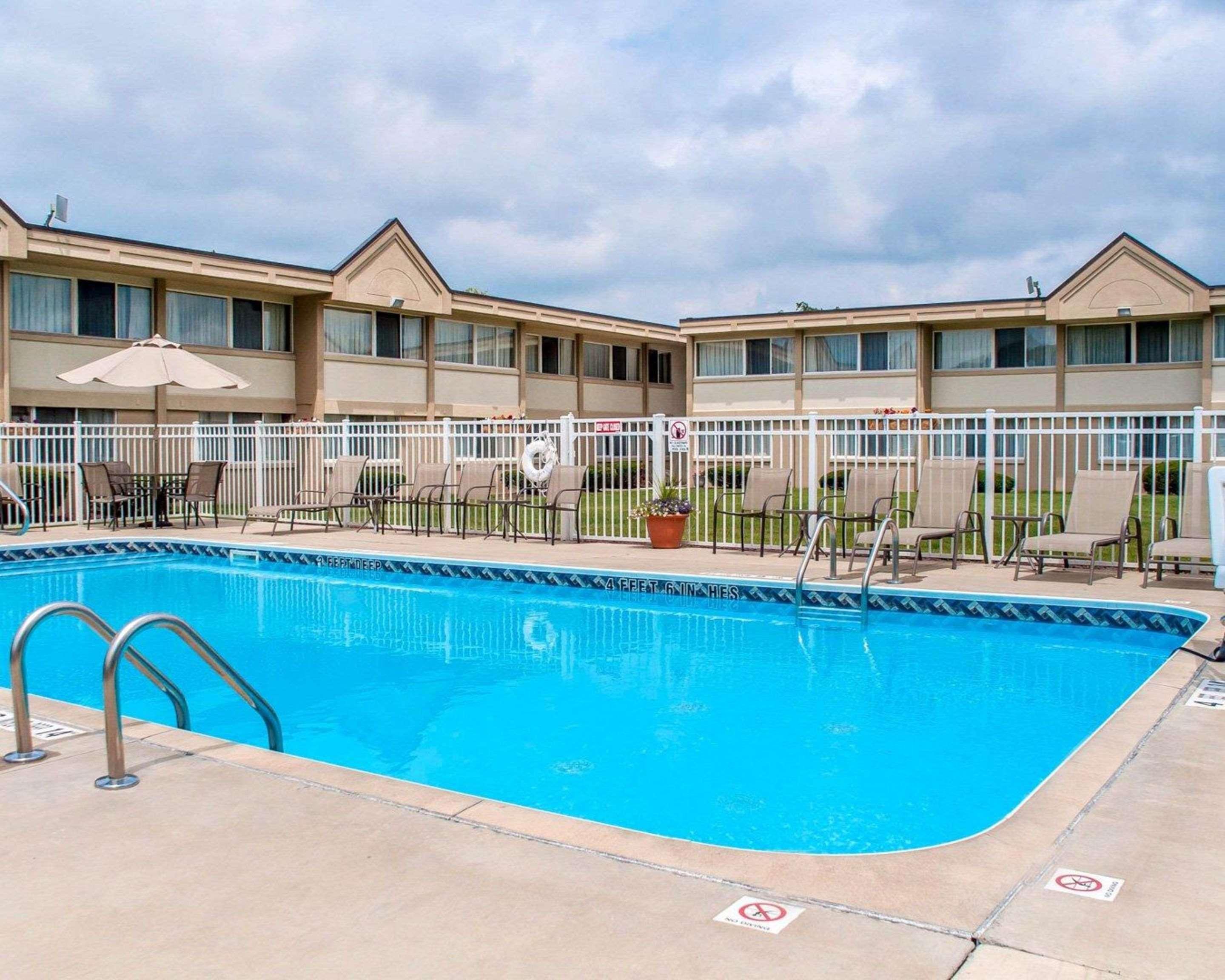 Quality Inn & Suites Vestal Binghamton Near University Exterior foto