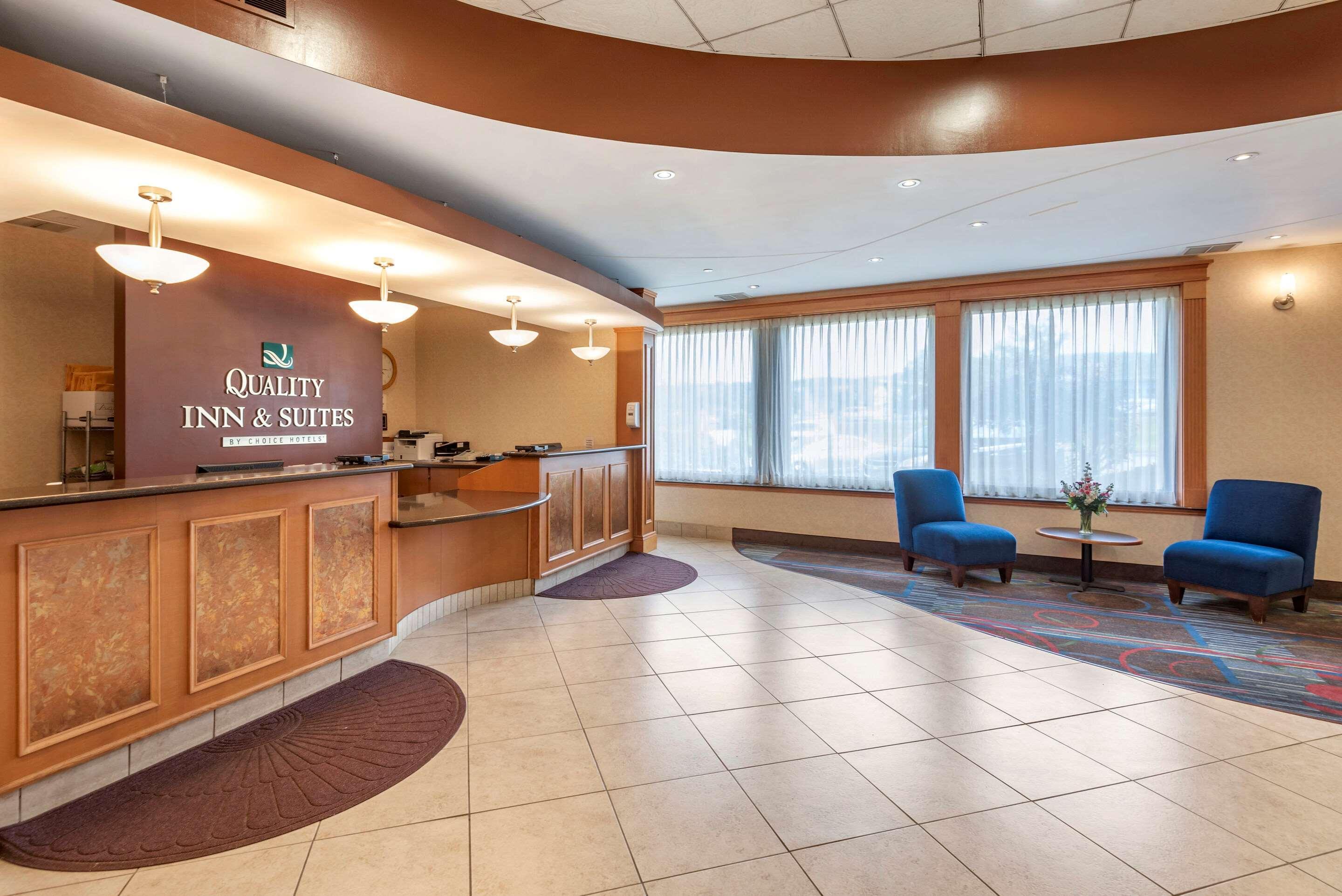 Quality Inn & Suites Vestal Binghamton Near University Exterior foto